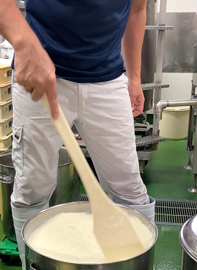 とうふの原料はシンプル。だからこそ、いくつもの工程があります。